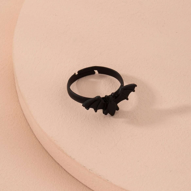 バット デザイン リング 蝙蝠 こうもり コウモリ ブラック 黒 ハロウィン レディースのアクセサリー(リング(指輪))の商品写真