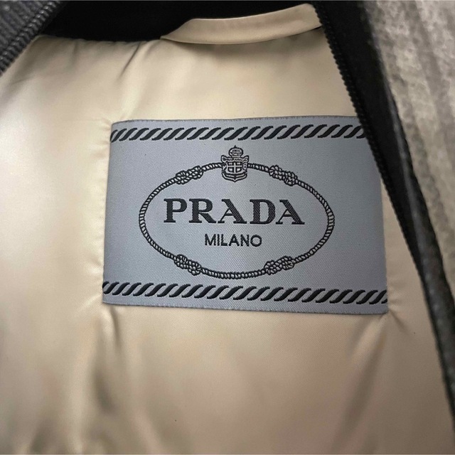 PRADA(プラダ)のなつ様専用🎀プラダ　PRADA  ダウン　コート🎀値下げしました🎀 レディースのジャケット/アウター(ダウンジャケット)の商品写真