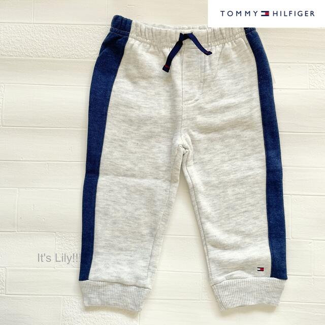 TOMMY HILFIGER(トミーヒルフィガー)の新作　Tommy Hilfiger　BABY セットアップ　12m80cm キッズ/ベビー/マタニティのベビー服(~85cm)(トレーナー)の商品写真