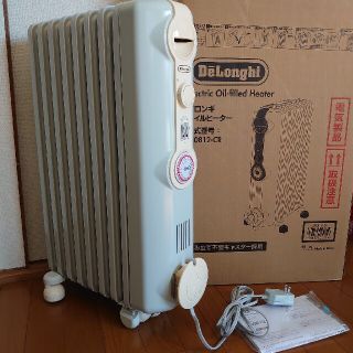 デロンギ(DeLonghi)のデロンギ オイルヒーター 1200W JR0812-CR ホワイト＋クリーム(オイルヒーター)