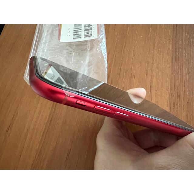 iPhone(アイフォーン)のiPhone XR 128g レッド　赤　新品　simフリー スマホ/家電/カメラのスマートフォン/携帯電話(スマートフォン本体)の商品写真
