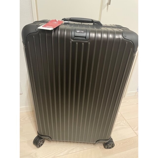 RIMOWA(リモワ)のリモワ　トパーズ　ステルス　78L　RIMOWA TOPAS STELTH メンズのバッグ(トラベルバッグ/スーツケース)の商品写真