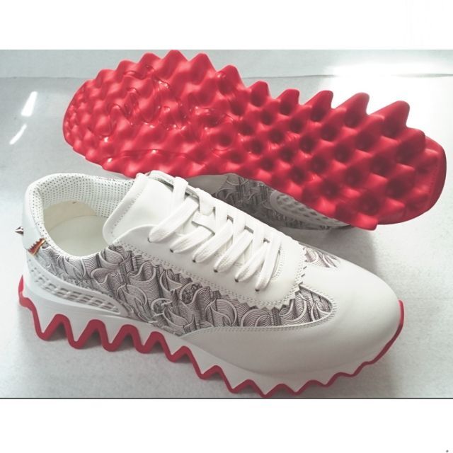 Christian Louboutin(クリスチャンルブタン)の●新品/正規品● Christian Louboutin Loubishark メンズの靴/シューズ(スニーカー)の商品写真