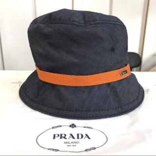 プラダ(PRADA)の美品 PRADA ロゴプレート バケットハット 帽子(S 約55cm)(ハット)
