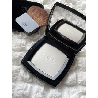 シャネル(CHANEL)の【CHANEL】プードゥル　ルミエール　グラッセ〈フェイスパウダー〉(フェイスパウダー)