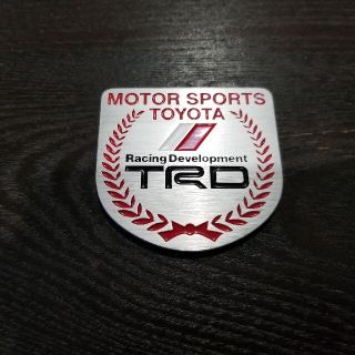 トヨタ(トヨタ)の送料無料　トヨタ　TRD ロゴ　アルミ　ステッカー(車外アクセサリ)