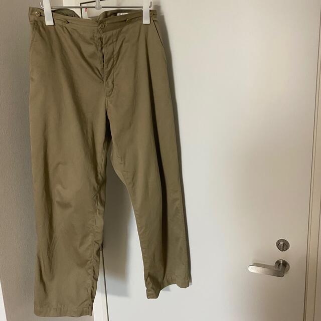 COMOLI(コモリ)のcomoli コットンチノオーバーパンツ khaki 2 メンズのパンツ(チノパン)の商品写真