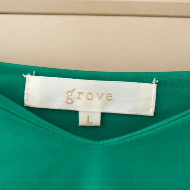 grove(グローブ)のトップス グローブ グリーン 中袖 vネック ブラウス  レディースのトップス(シャツ/ブラウス(長袖/七分))の商品写真