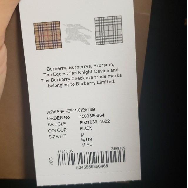 BURBERRY(バーバリー)のpipi様専用 BURBERRY  カーディガン 未使用 レディースのトップス(カーディガン)の商品写真