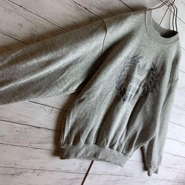 入手困難】アディダス 90s デサント期 ビッグロゴ刺繍入りスウェット