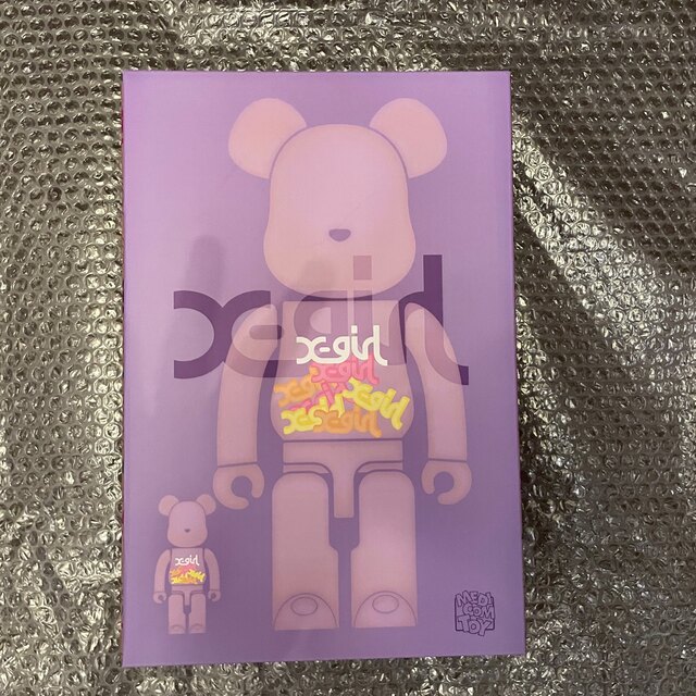 BE@RBRICK(ベアブリック)のBE@RBRICK X-girl CLEAR PURPLE 100％ 400％ エンタメ/ホビーのフィギュア(その他)の商品写真