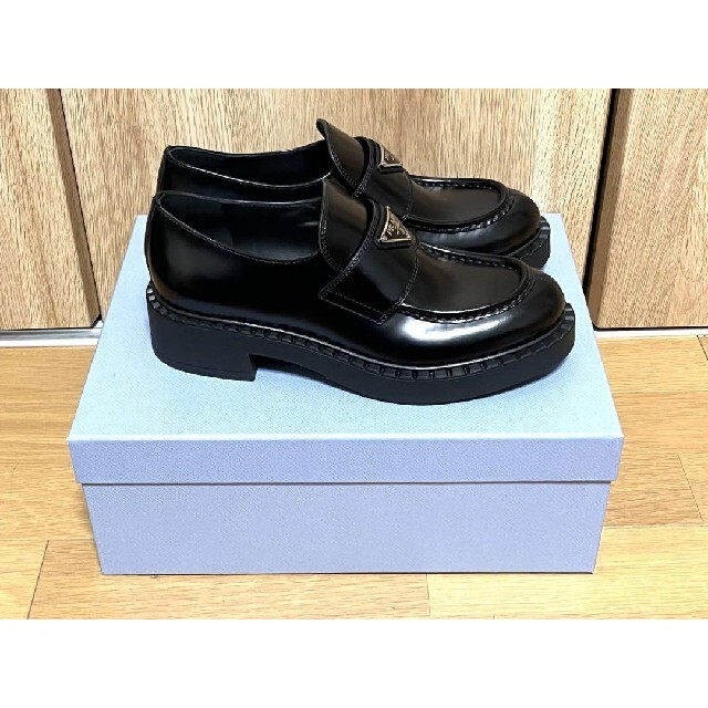 在庫在庫あ PRADA プラダ 新品 38 チョコレート ブラッシュド レザー ローファー 2023特価 - www.tutores