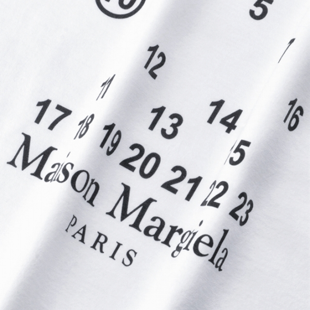 Maison Martin Margiela(マルタンマルジェラ)のメゾン マルジェラ MAISON MARGIELA Tシャツ ナンバリング ロゴ スウェットシャツ S51GC0516 S22816 100 レディースのトップス(Tシャツ(半袖/袖なし))の商品写真