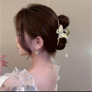 バタフライ 蝶 バンスクリップ パールぶら下がりクリップ  ヘアクリップ(バレッタ/ヘアクリップ)