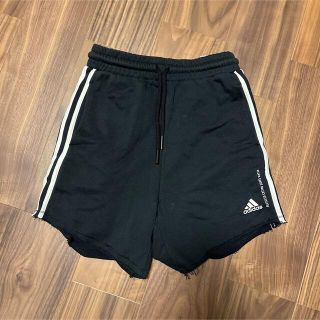 アディダス(adidas)のアディダス　ショートパンツ(ショートパンツ)