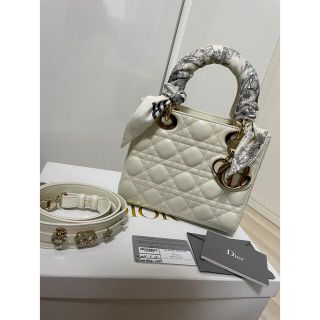 クリスチャンディオール(Christian Dior)のlady Dior ミディアムサイズ　(美品)(ショルダーバッグ)