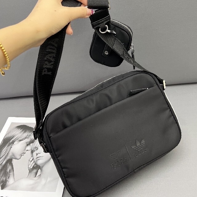 格安在庫 PRADA メンズ ショルダーバッグの通販 by See's shop|プラダ