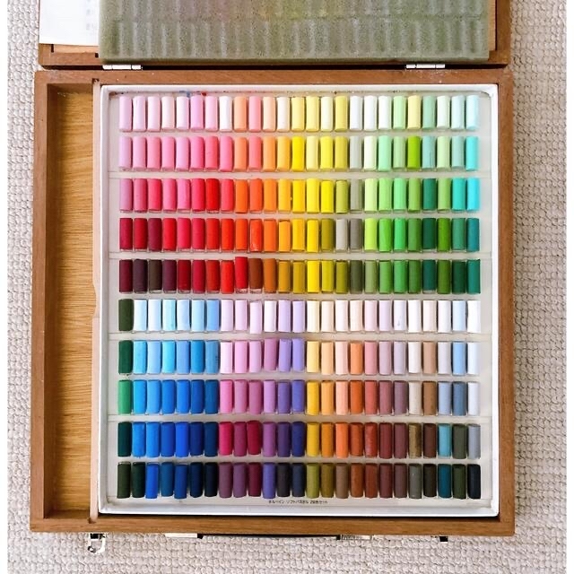 ホルベイン ソフトパステル 250色　絵　ぬりえ　教育　色彩感アート用品