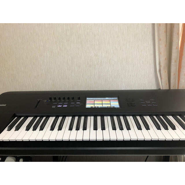 KORG  NAUTILUS  61鍵盤　シンセサイザー