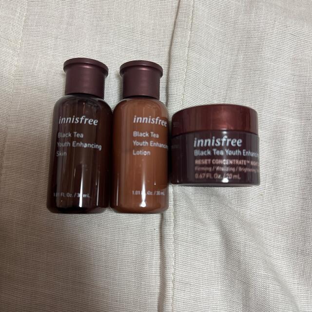 Innisfree(イニスフリー)のぬん様専用black tea youth enhancing trio kit コスメ/美容のキット/セット(サンプル/トライアルキット)の商品写真