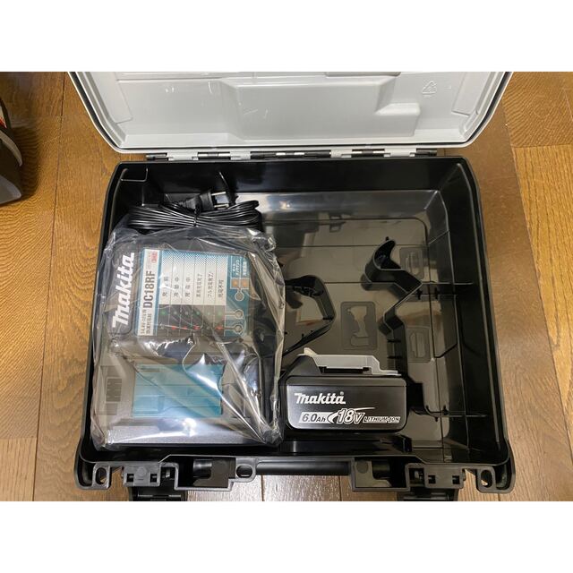 マキタ 新品未使用 最新純正バッテリー、充電器、インパクトケース