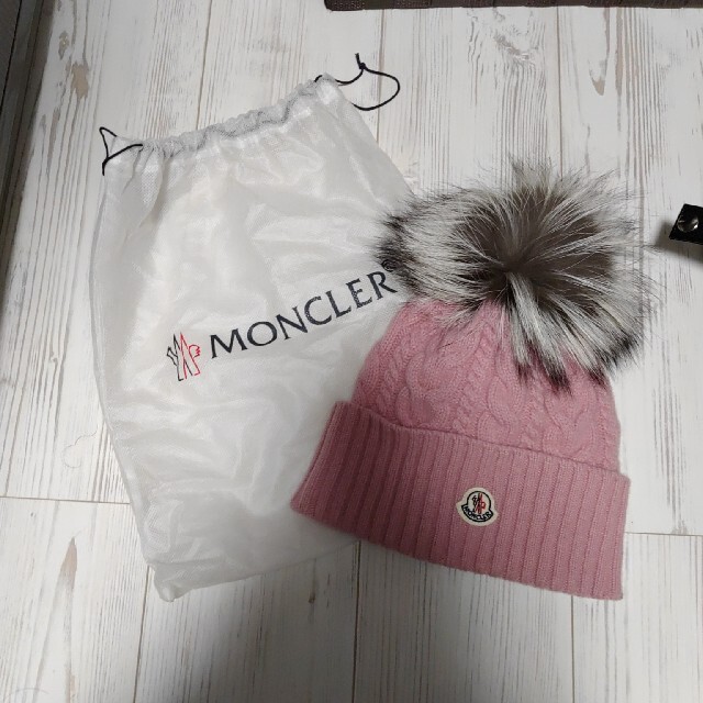 MONCLER(モンクレール)のMONCLERニット帽 レディースの帽子(ニット帽/ビーニー)の商品写真