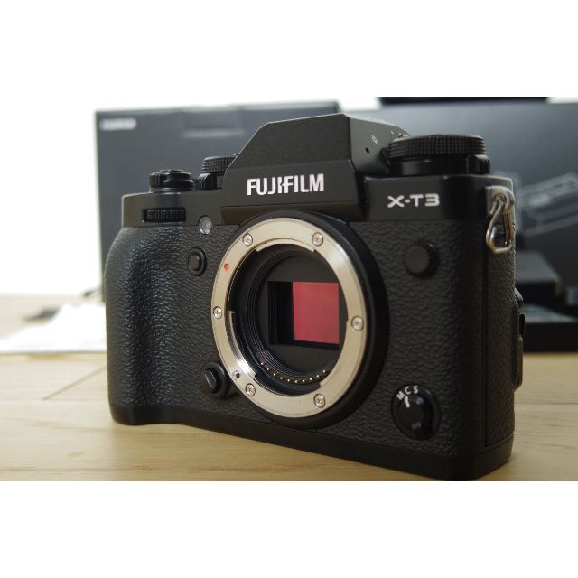 【ひな様専用】FUJIFILM X-T3 & VG-XT3 & NP-W126S スマホ/家電/カメラのカメラ(ミラーレス一眼)の商品写真