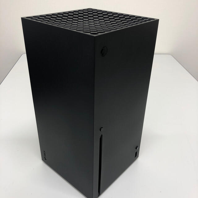 Xbox(エックスボックス)のMicrosoft Xbox Series X エックスボックスシリーズエックス エンタメ/ホビーのゲームソフト/ゲーム機本体(家庭用ゲーム機本体)の商品写真