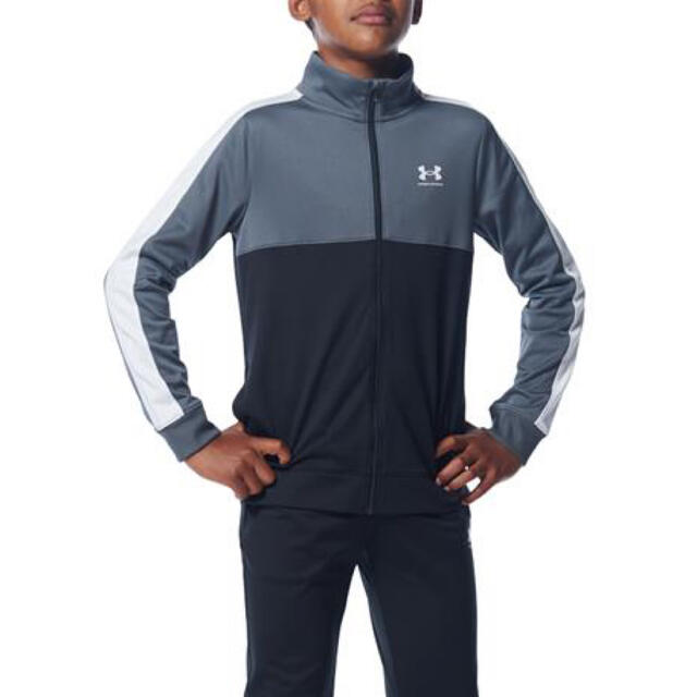 UNDER ARMOUR(アンダーアーマー)の新品 アンダーアーマー トラックスーツ ジャージ 上下セット 130cm 黒 キッズ/ベビー/マタニティのキッズ服男の子用(90cm~)(その他)の商品写真