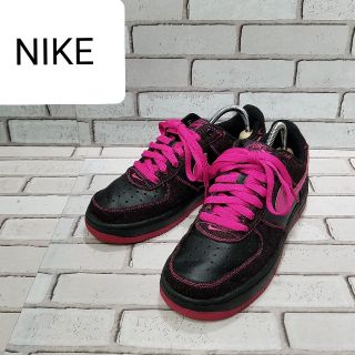 ナイキ(NIKE)の【NIKE】NIKE ナイキ ウィメンズ　エアフォース1 ブラックローズ(スニーカー)