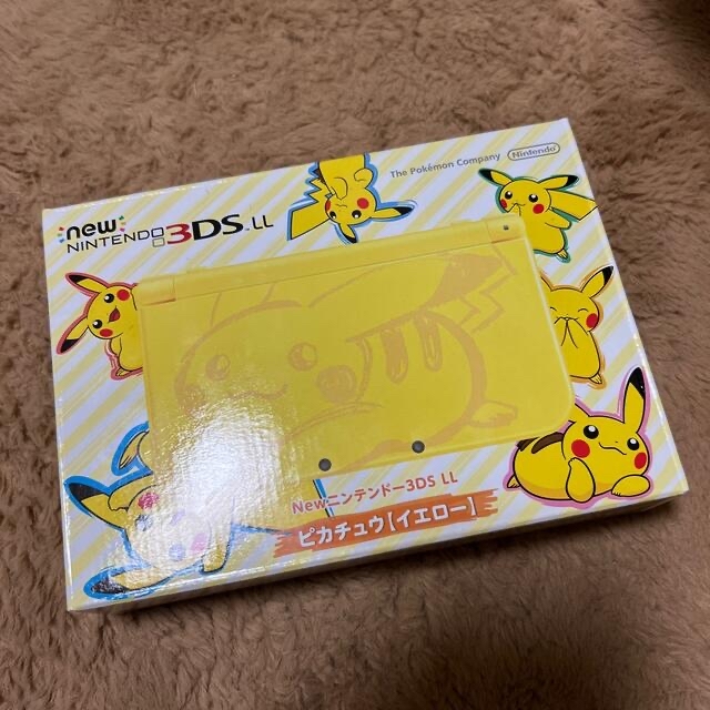 ニンテンドー3DS(ニンテンドー3DS)のNintendo 3DS NEWニンテンドー3DSLL ポケモン ピカチュウ イ エンタメ/ホビーのゲームソフト/ゲーム機本体(携帯用ゲーム機本体)の商品写真