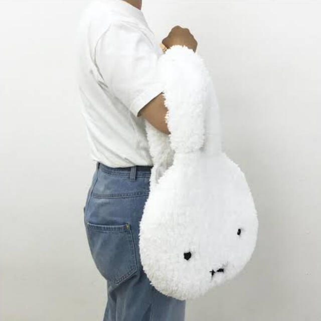 【新品】ミッフィーおかおBag ふわふわバッグ  トート miffy 展 キッズ/ベビー/マタニティのこども用バッグ(トートバッグ)の商品写真