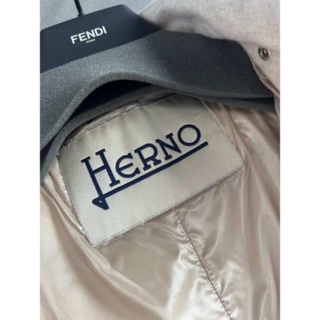 HERNO(ヘルノ)のHERNO ヘルノ ダウンコート ソリッド・カラー レディースのジャケット/アウター(ダウンコート)の商品写真