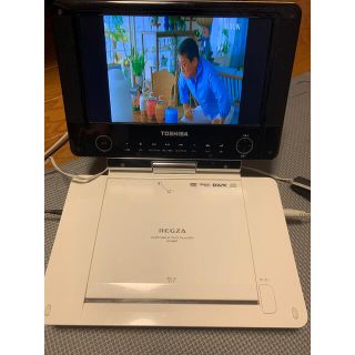 トウシバ(東芝)の東芝レグザポータブルDVDプレーヤー災害時、入院時大活躍！(DVDプレーヤー)