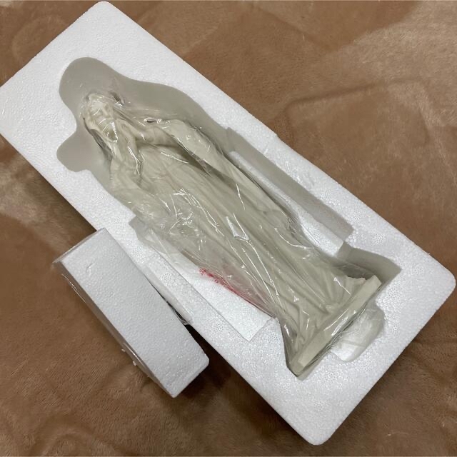 聖母 マリア像  キリスト教美術彫刻像  高さ約29cm 雑貨おまとめ インテリア/住まい/日用品のインテリア小物(置物)の商品写真