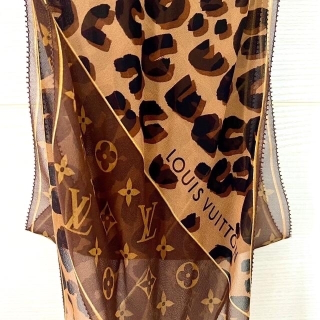 □美品□Louis Vuittonレオパード柄シルクスカーフ□-
