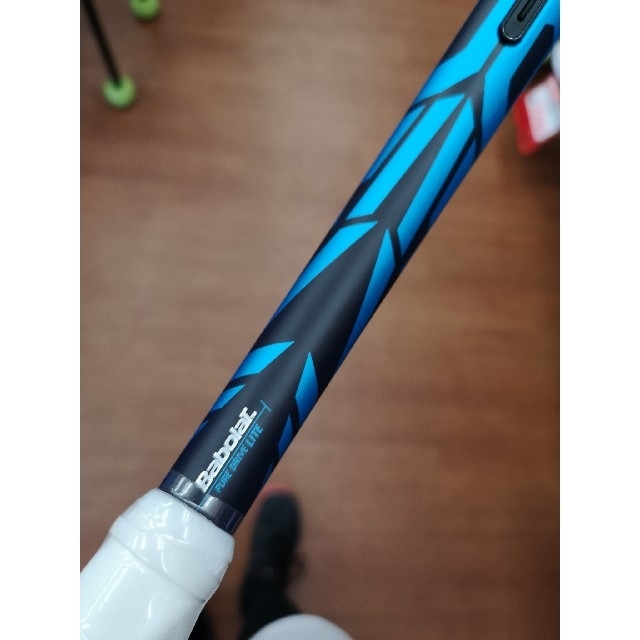 Babolat(バボラ)の【新品未使用】日本仕様 バボラ ピュアドライブライト 100インチ 270g スポーツ/アウトドアのテニス(ラケット)の商品写真