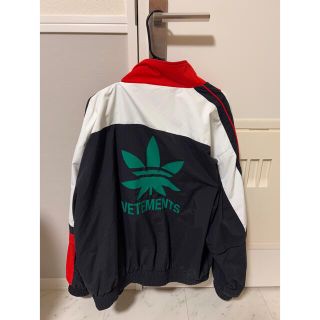 バレンシアガ(BALENCIAGA)のベトモン　VETEMENTS トラックジャケット(ナイロンジャケット)