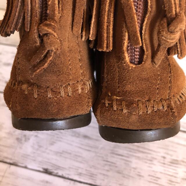 Minnetonka(ミネトンカ)のミネトンカ　フリンジブーツ【サイズ 7】 レディースの靴/シューズ(ブーツ)の商品写真