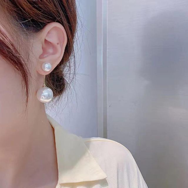 パールピアス 揺れる 2連 裏からぶら下がる ツインパールの通販 by