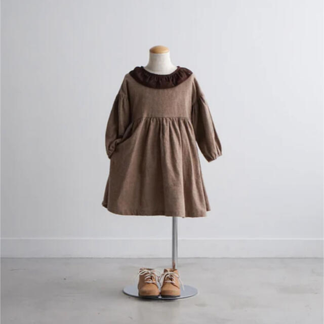 FICELLE(フィセル)の10mois NAOMI ITO フリル襟ワンピース ブラウン 100cm キッズ/ベビー/マタニティのキッズ服女の子用(90cm~)(ワンピース)の商品写真