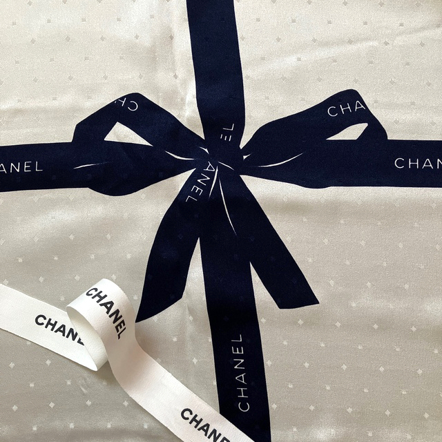 CHANEL(シャネル)のCHANEL シャネル　スカーフ  レディースのファッション小物(バンダナ/スカーフ)の商品写真