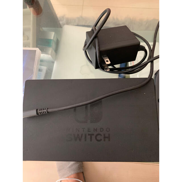 Nintendo Switch(ニンテンドースイッチ)のNintendo Switch 黒 エンタメ/ホビーのゲームソフト/ゲーム機本体(家庭用ゲーム機本体)の商品写真