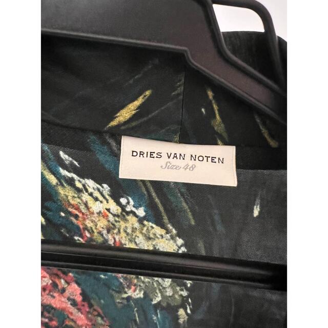 DRIES VAN NOTEN(ドリスヴァンノッテン)のドリスヴァンノッテン　総柄　ガウン メンズのジャケット/アウター(ブルゾン)の商品写真