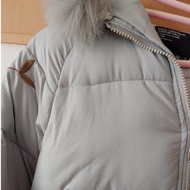 ライトグレー　中綿ジャケット　130㎝女の子 キッズ/ベビー/マタニティのキッズ服女の子用(90cm~)(ジャケット/上着)の商品写真