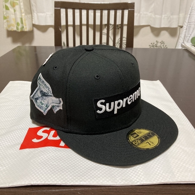 Supreme(シュプリーム)のSupreme Money Box Logo New Era 黒 7 5/8 メンズの帽子(キャップ)の商品写真