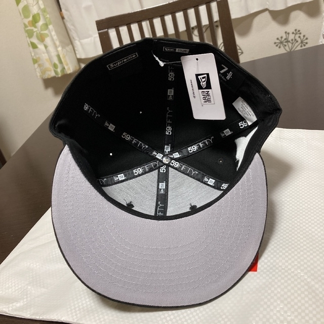 Supreme(シュプリーム)のSupreme Money Box Logo New Era 黒 7 5/8 メンズの帽子(キャップ)の商品写真