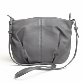 アルマーニ(Armani)のアルマーニ／GIORGIO ARMANI バッグ ショルダーバッグ 鞄 レディース 女性 女性用レザー 革 本革 グレー 灰色 (ショルダーバッグ)