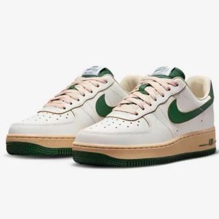 ナイキ(NIKE)のNIKE ナイキ エア フォース 1 ‘07  Green and Muslin(スニーカー)