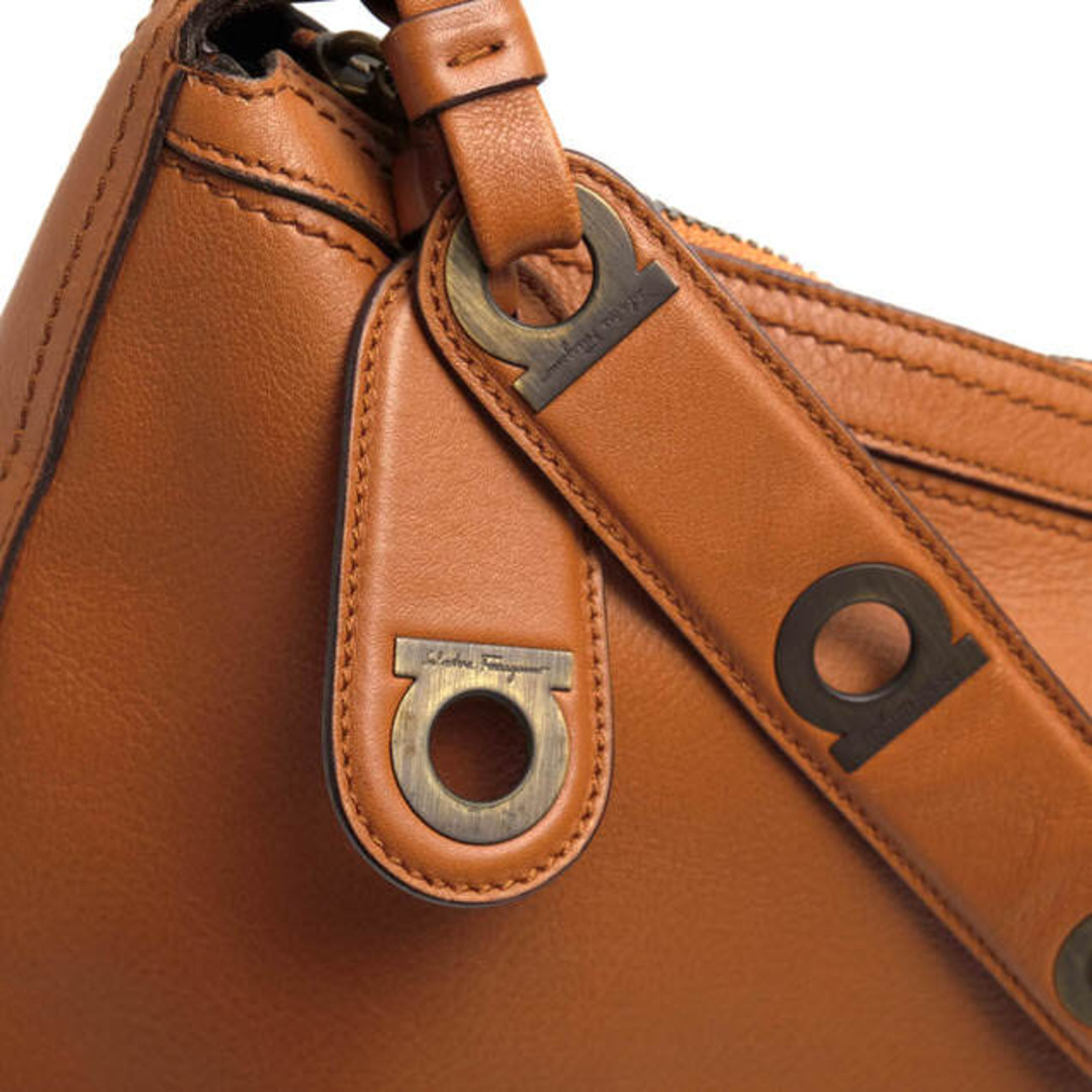フェラガモ/Salvatore Ferragamo バッグ ハンドバッグ 鞄 トートバッグ レディース 女性 女性用レザー 革 本革 ブラウン 茶 AU-21/3840 ガンチーニ 肩掛け ワンショルダーバッグ フェラガモ/Salvatore Ferragamo バッグ トートバッグ 鞄 ハンドバッグ レディース 女性 女性用PVC レザー 革 ブラウン 茶 ガンチーニ柄 肩掛け ワンショルダーバッグ